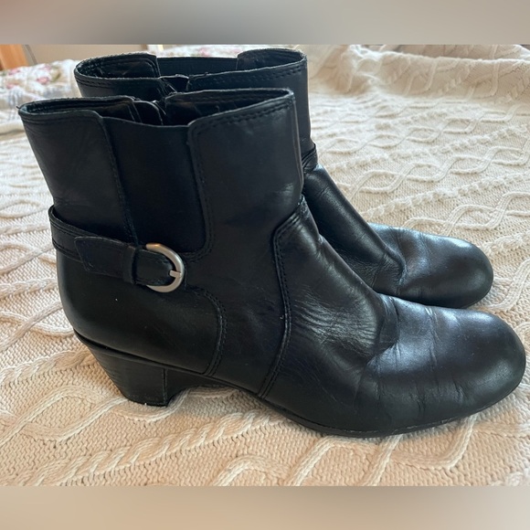 Naturalizer Black Leather Ankle Boots Women’s Size 8 Narrow - Picture 11 of 13